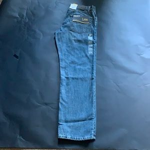 Men’s Lee jeans straight leg denim regular fit.